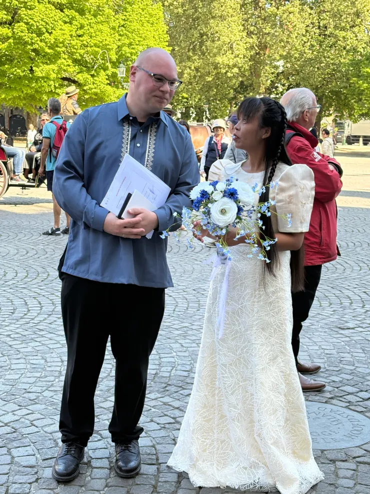 剛好遇到新人結婚