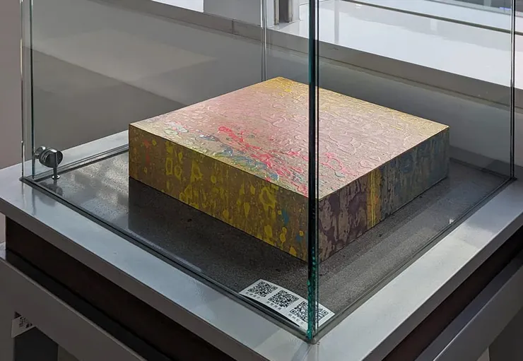 積吶虹光〈虹磚〉，2016年，壓克力顏料、紙，34 X34 cm 。