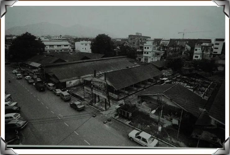 信念の天地: 居銮の老巴刹