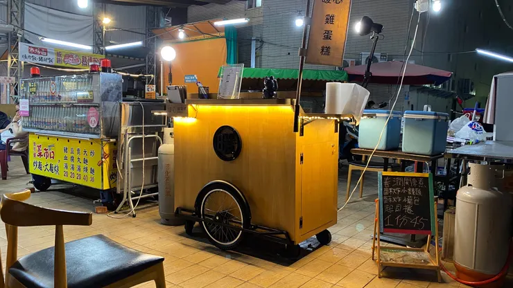 不再需要流浪的推車，轉換為固定攤位