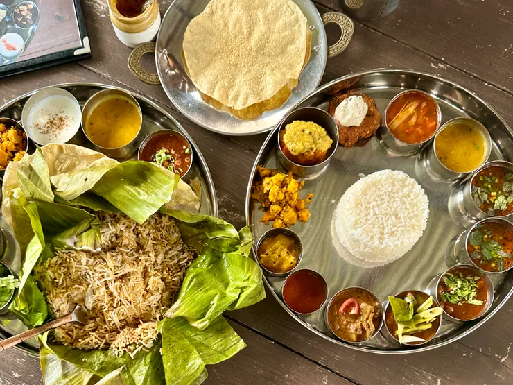 《インドの定食コフタ》的咖喱與印度香料飯