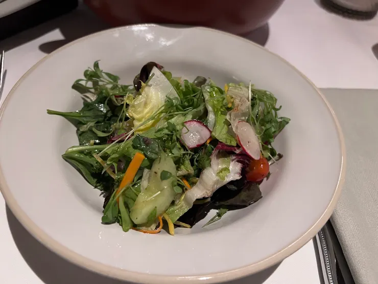 沙拉的醬汁調的很有層次