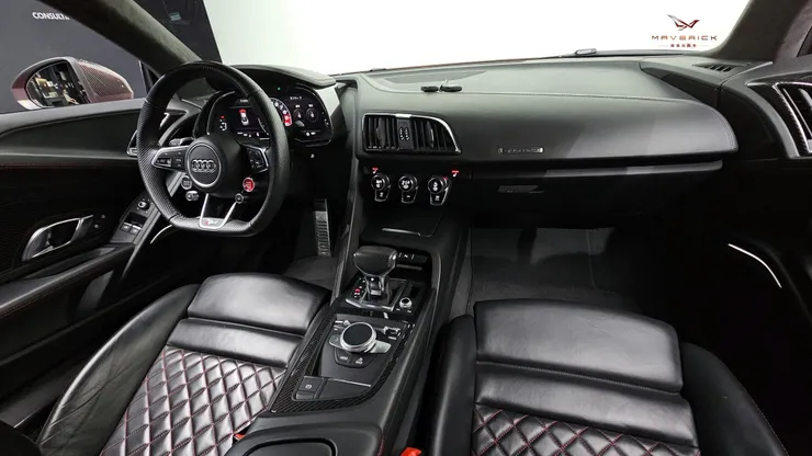 Audi R8 Performance外匯車內裝