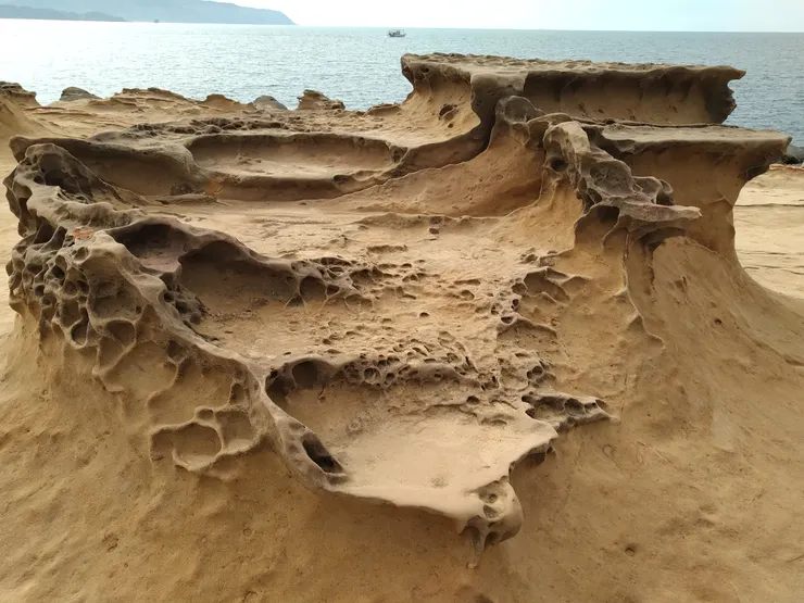 photographer by Hsun