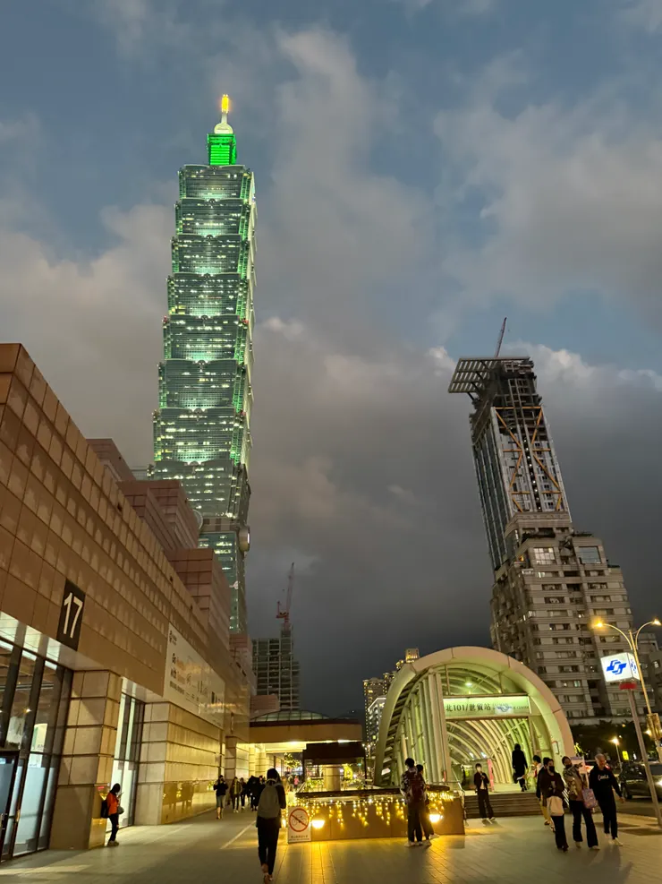 2025/12/11 下班的 101