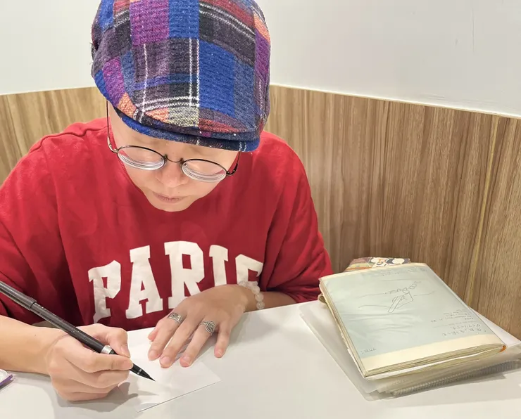 隨時隨地都可以創作的石東藏。