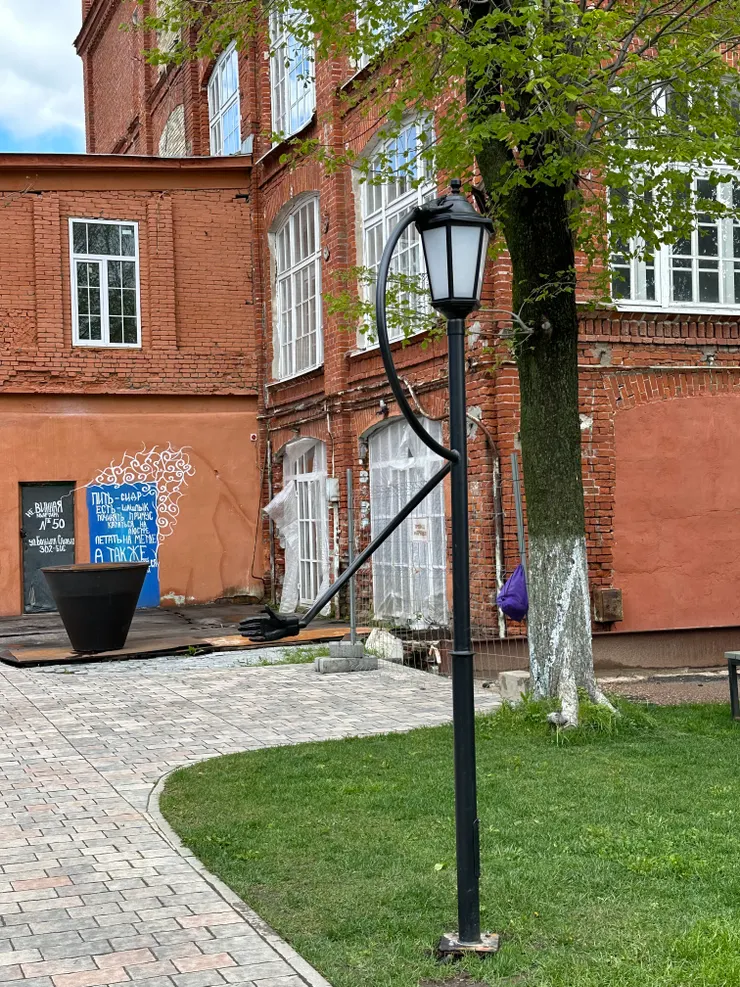 可愛的握手路燈