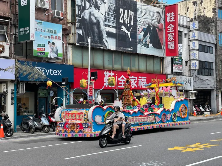 斗花燈車（竹仔燔+斗燈+家族主神）