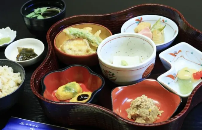 湯葉是精進料理常見的搭配食材