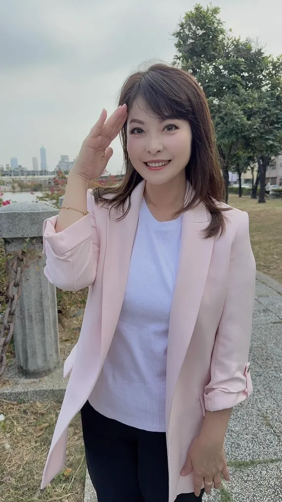 陳美雅以日本早稻田法學博士的高學歷為民服務。(圖／翻攝自陳美雅FB)