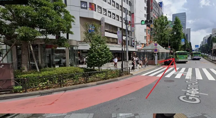 圖2:人行道直走