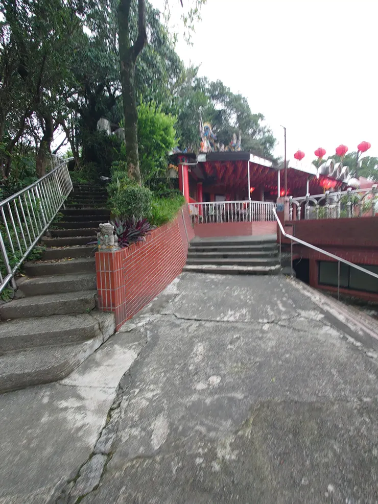 沿途也不少宮廟