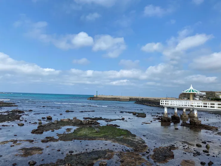 澎湖的三色藍海水