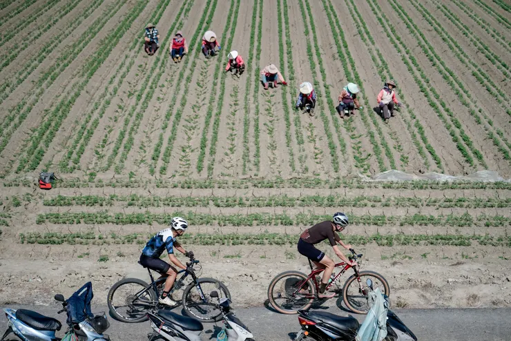 我認為這張很能代表台灣的瓜佛風格，很多時候我也是騎到沒有路，所以會去騎田梗的。