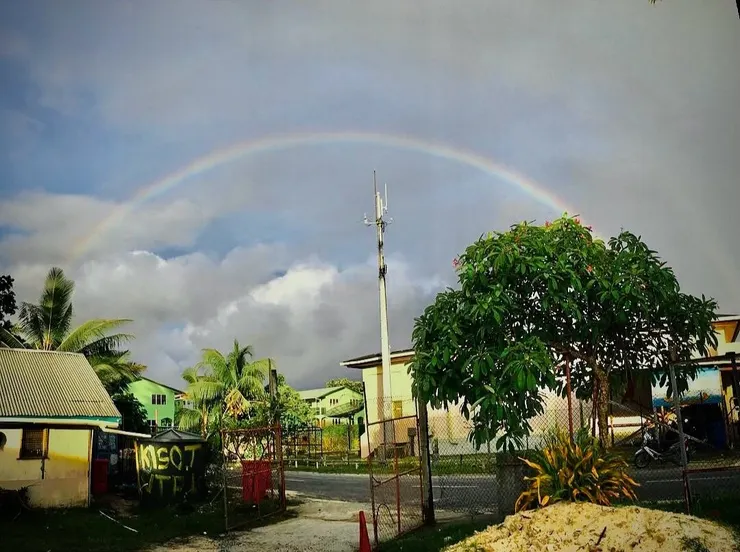 當天晚宴開始之前，還出現了完整的彩虹🌈
