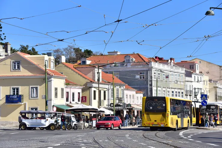 在里斯本,電車網絡和現代交通工具共存共榮。