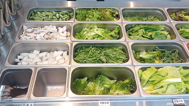 光鮮綠蔬自助吧吃到飽/ 圖片來源：Betty's Jump Diary