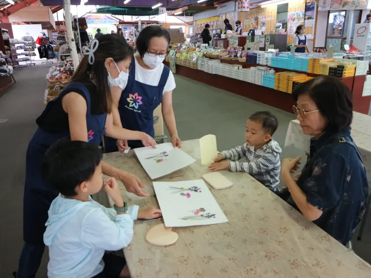 2023北海道,老公不想體驗DIY的時候,媽媽可以幫我陪我一起