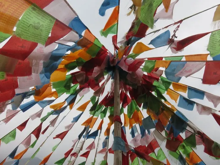 「經幡」，這應該是「例景」了吧。