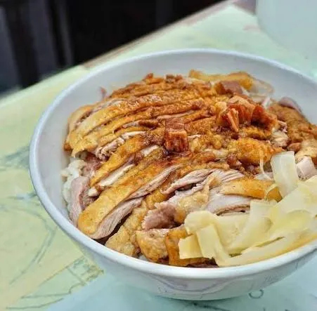 高雄正宗鴨肉飯(圖片截圖於網路)