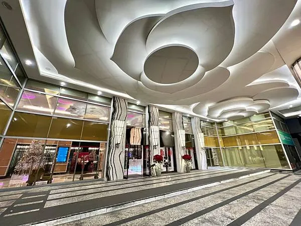 (新莊美食)典華雅聚~窯烤櫻桃鴨二吃、經典粵菜、創意港點樣樣