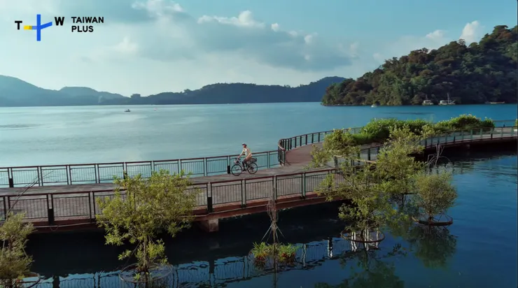 尼爾斯歐勒在《The Bikeman in Taiwan》中以單車慢旅方式挖掘台灣的人文厚度,足跡遍及多個縣市。