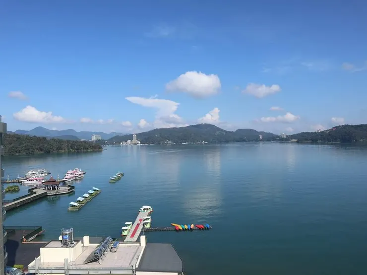 在日月潭拍的天空特別可愛