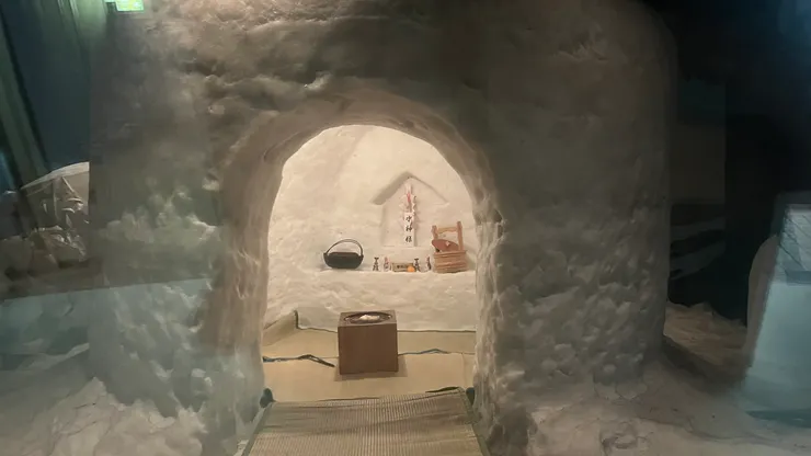 即使在夏日8月，也能感受雪屋魅力。