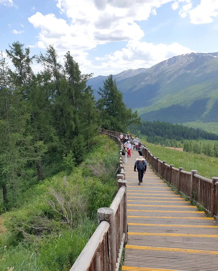 前往觀魚亭的登山步道,觀魚亭是景區的經典地標