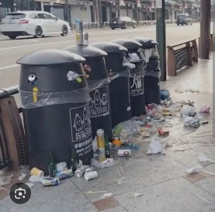 京都街景垃圾髒亂圖；來源社群X