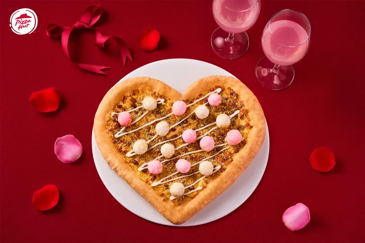 必勝客情人節限定「花好月圓愛心比薩」2月3日起至2月14日限時開賣，單點心動價299