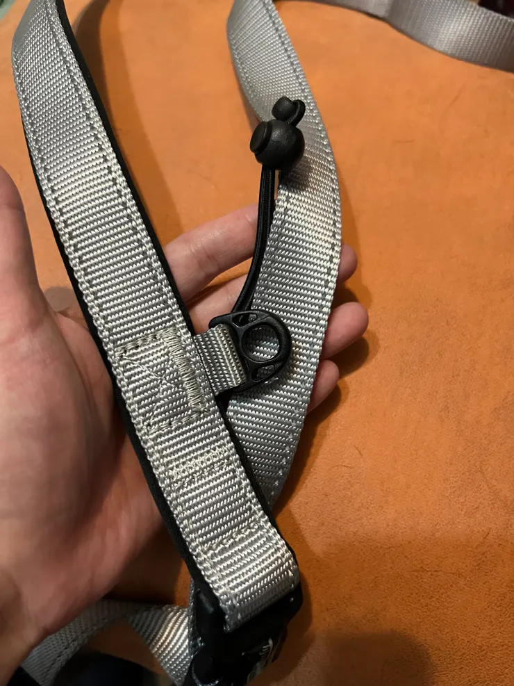 可以掛東西的小扣環