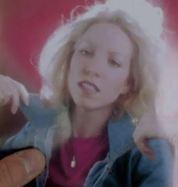 被拿破崙拿去愛現說是女朋友的沙龍照....