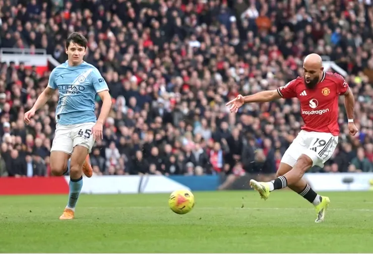 麥般姆抽射破網助曼聯領先1:0