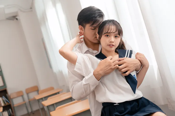 茶色影業合作女優-溫芮欣