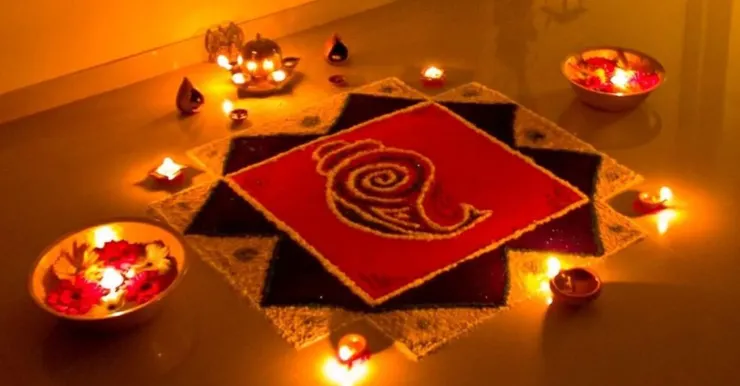 印度排燈節燈飾與彩砂圖案裝飾