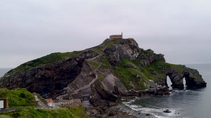 《冰與火之歌》第七季在此取景，龍脊島就此聲名大噪