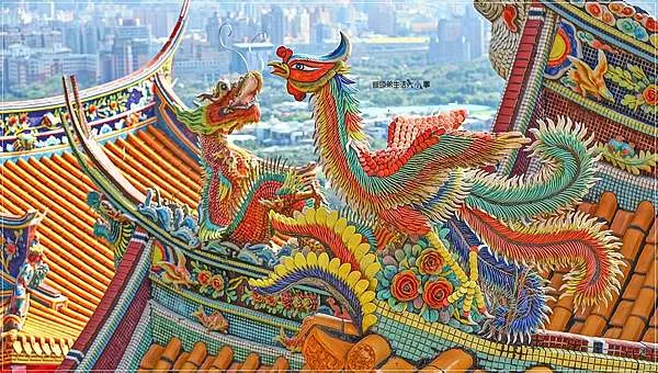 屋脊上龍鳳剪黏工藝（圖片截圖於網路）