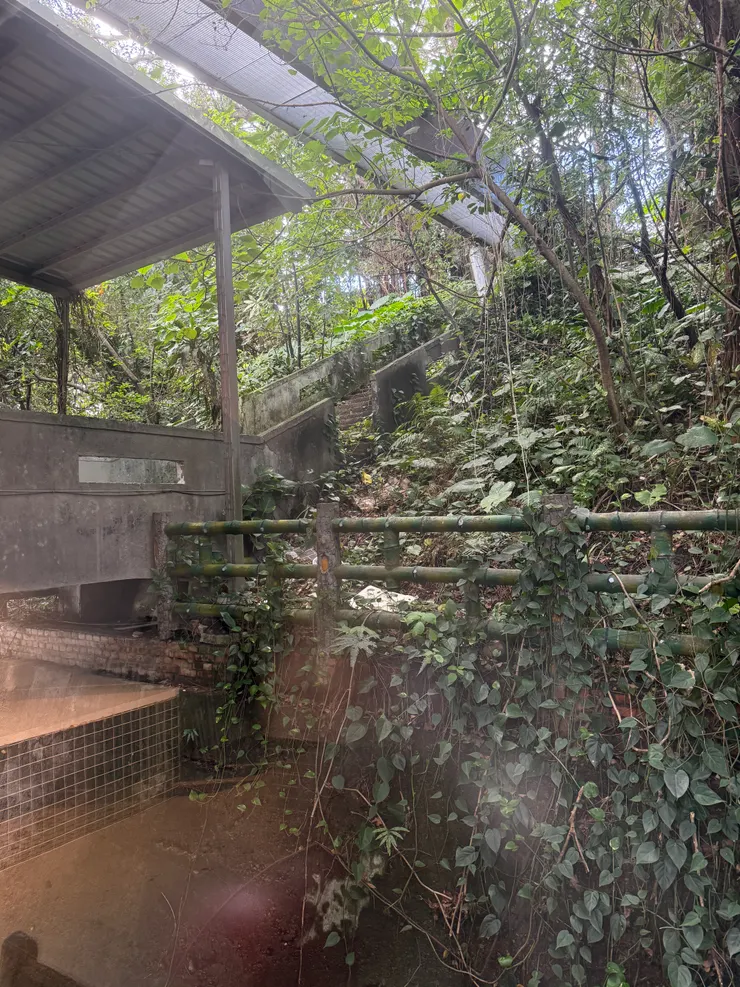 舊校舍的連結廊道