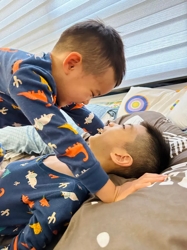 20230323祐懿手足一早的相親相愛~