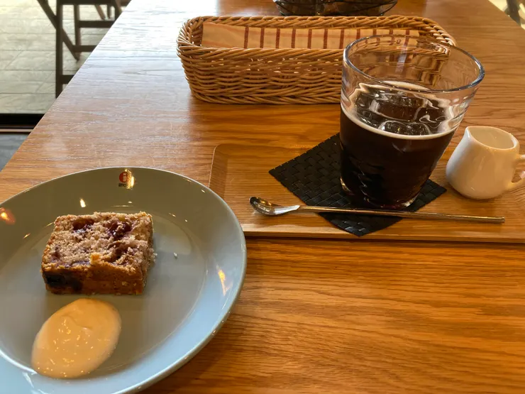 穀物咖啡和店家特製甜點