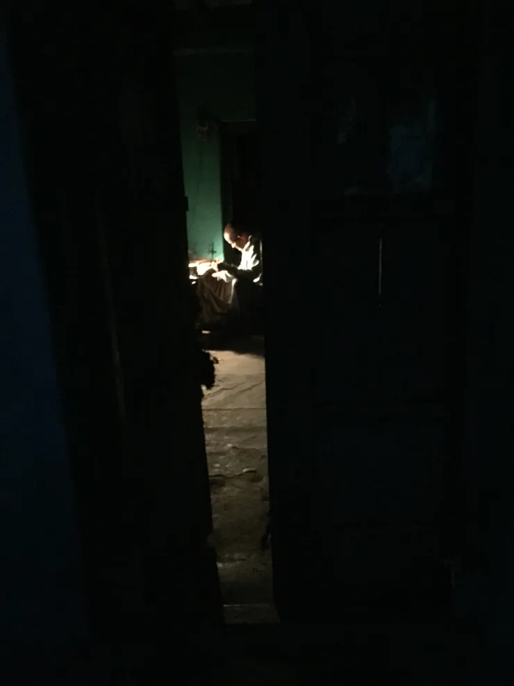 木門後,屬於金工師傅的另一個凝結時空。