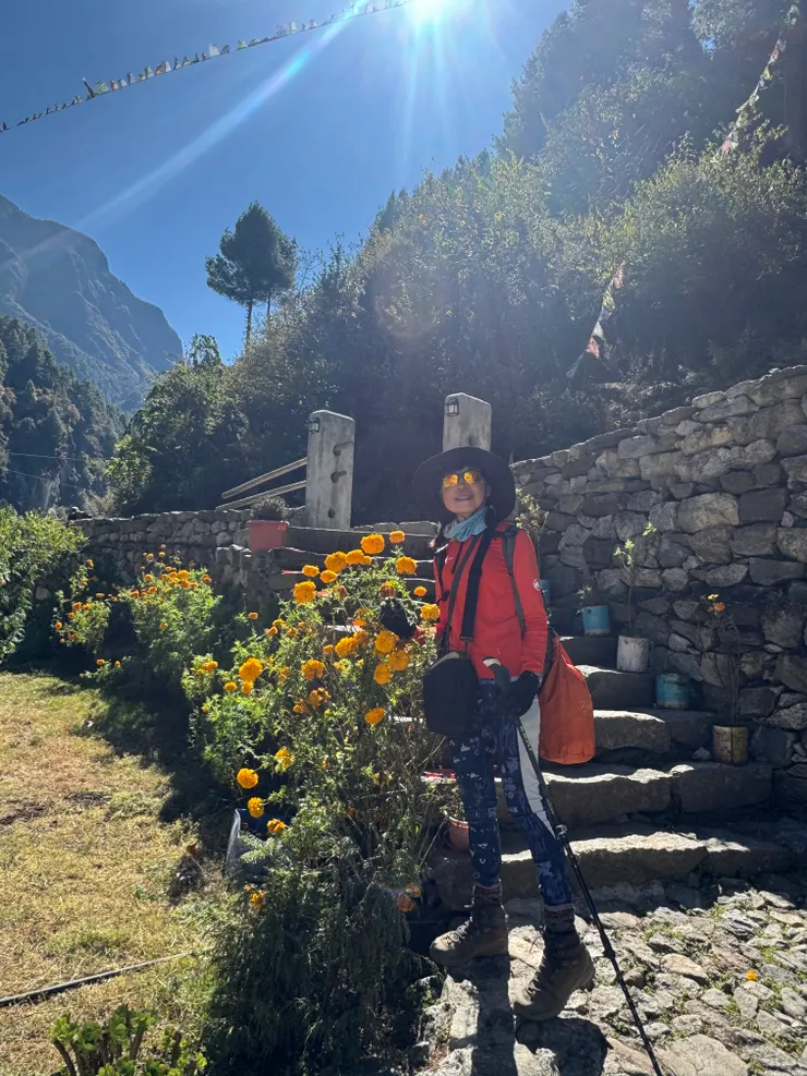 背包上掛了Carry Me Back回收袋