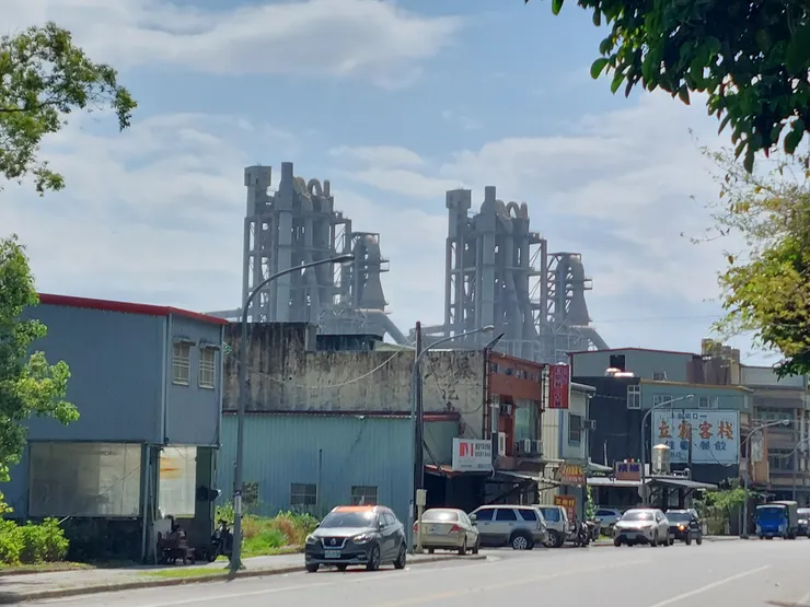 水泥製程的塔 / 資料來源:林鴻鈞@並木居