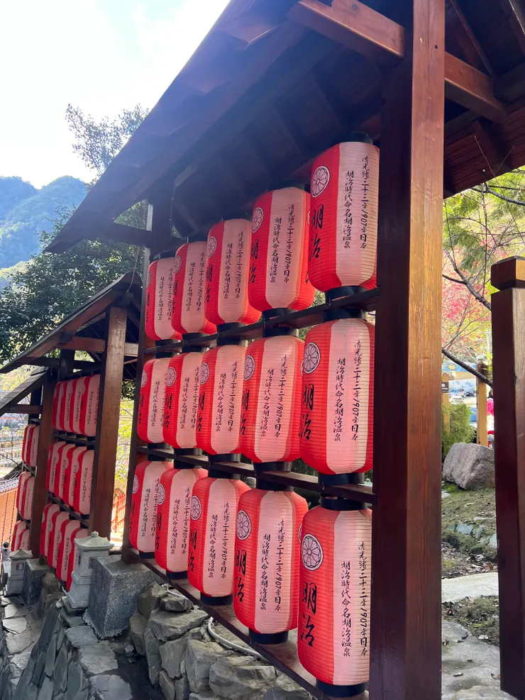 燈籠牆