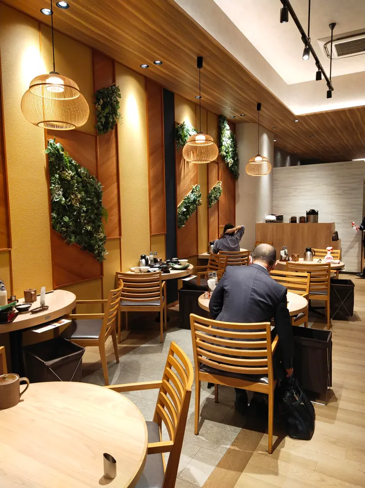 內用區頗有憚意