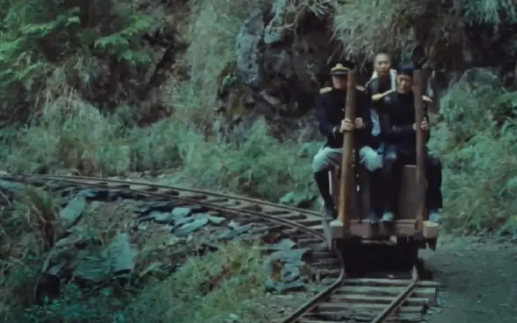 《賽德克·巴萊》中出現的手押臺車，這是沒有屋頂的簡陋版本