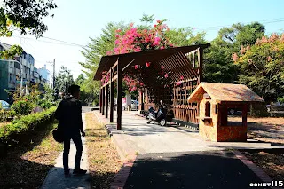溪州車站遺址，月台明顯是新造的意象(往二林方向拍)