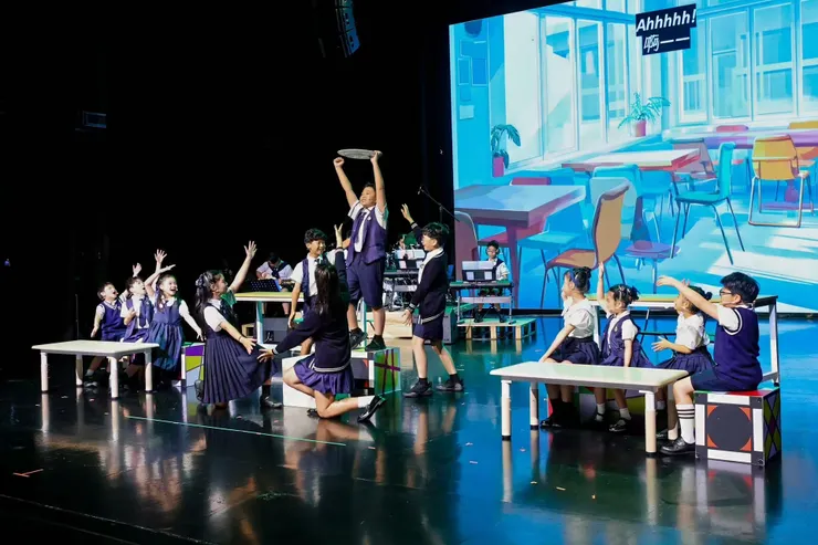 小演員出盡全力演出