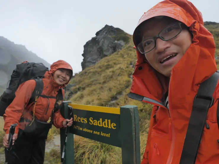 本日此行最高處,天氣晴朗時可以眺望整個谷地;天氣不好,趕緊拍張照留念就繼續趕行程了。